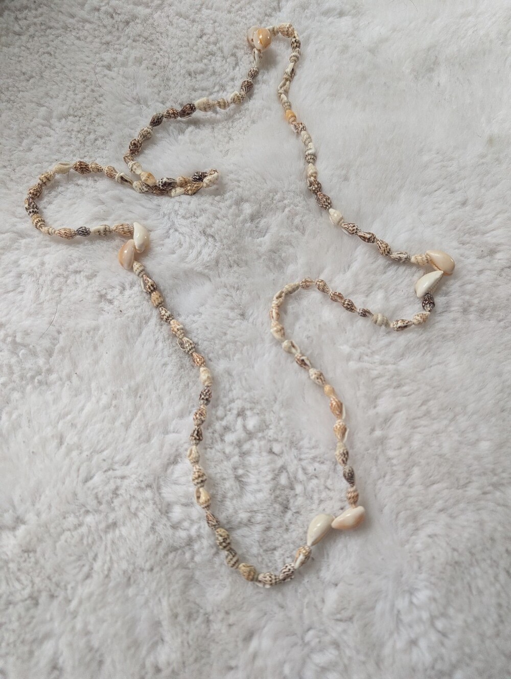 Vintage Handcrafted Shell Bead Strand Necklace - Neutral Tones